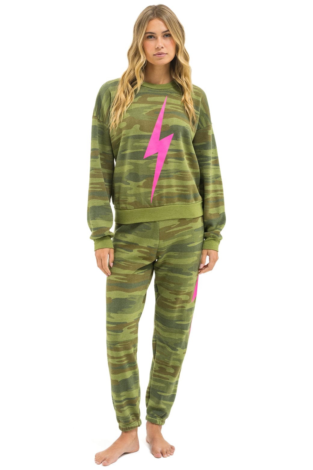 BOLT RELAXED CREW SWEATSHIRT - CAMO // NEON PINK - Image 8