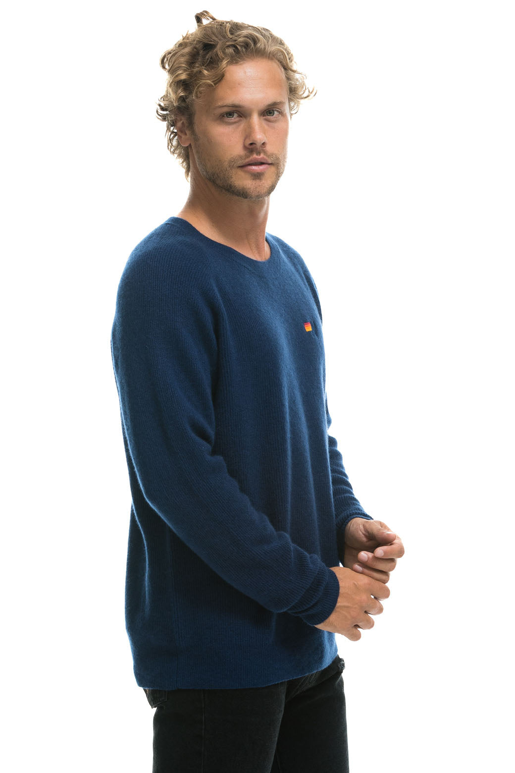 VINTAGE CABIN 2 UNISEX CASHMERE SWEATER - MIDNIGHT - Image 4